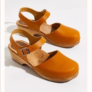Mia Sofia brown clog sandal size 37 (7.5)